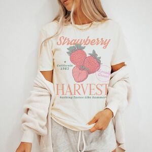 Strawberry Harvest Graphic Tee Vintage Summer Vibes Natural